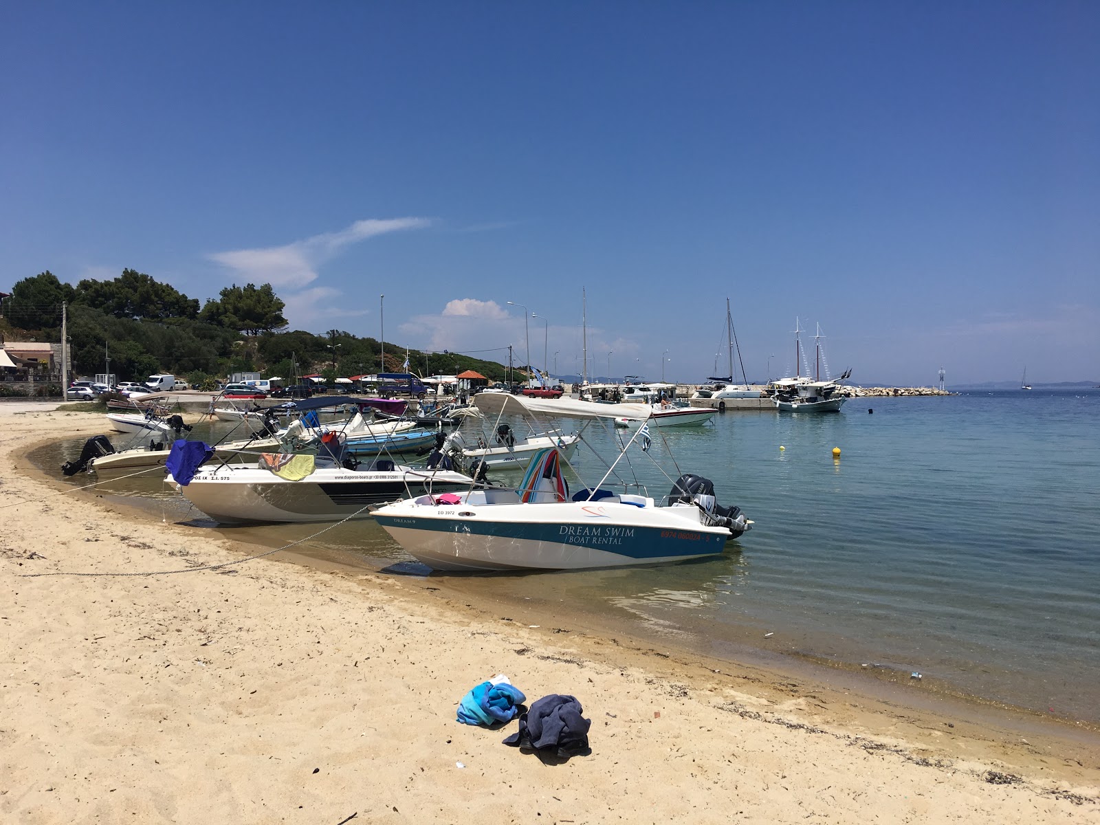 Foto de Latoura beach IV área de servicios