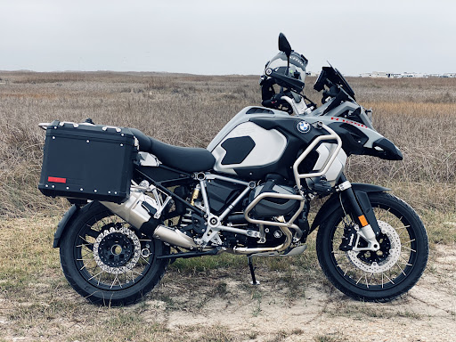 Motorcycle Dealer «BMW, Indian, and Slingshot Woodlands», reviews and photos, 198 Ed English Dr, Shenandoah, TX 77385, USA