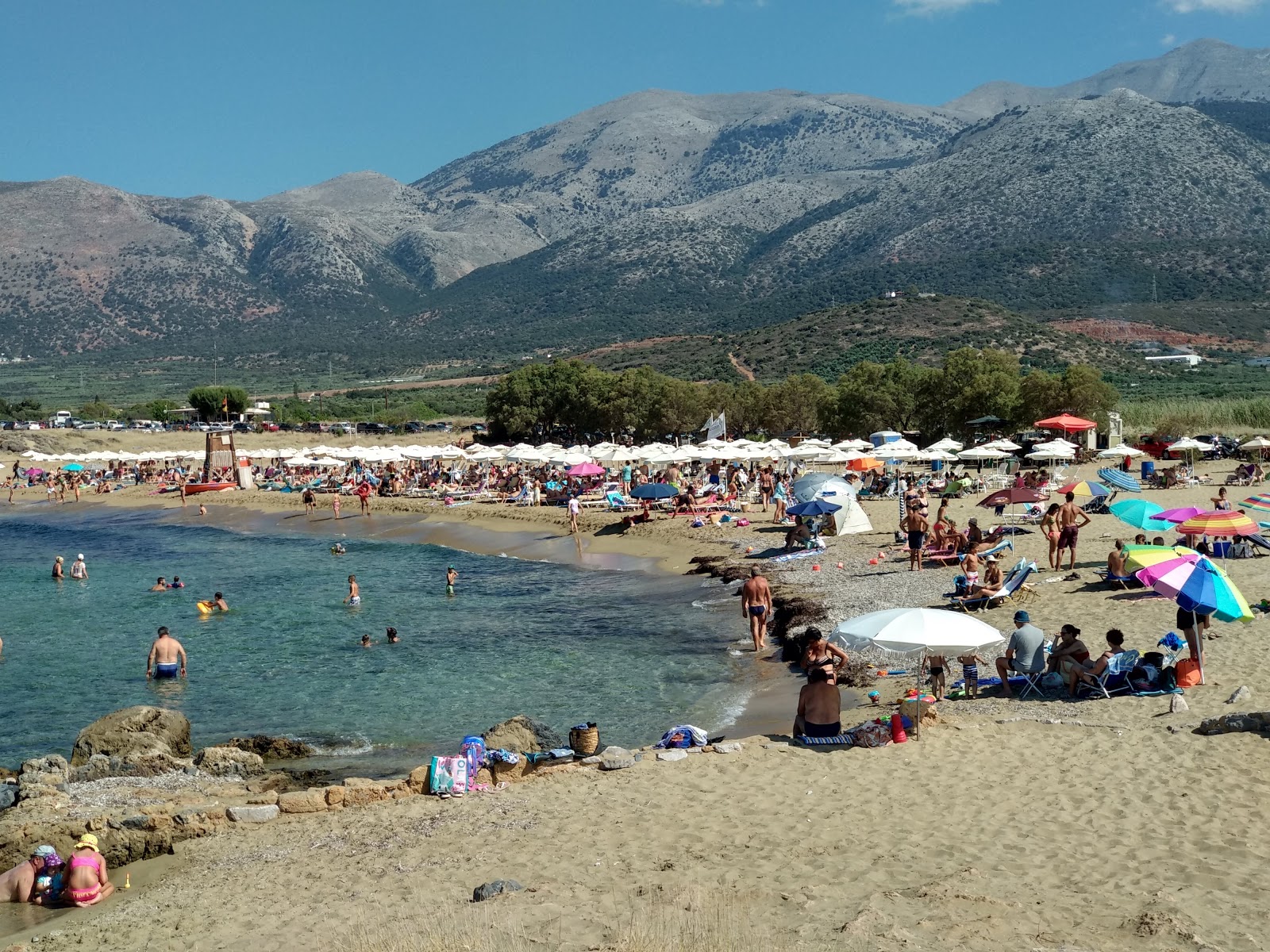 Fotografie cu Potamos Beach cu nivelul de curățenie înalt