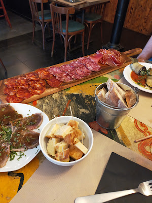 El Trio bar à tapas à Nîmes