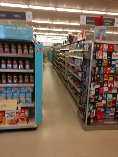 Shopping Mall «Glen Oaks Shopping Center», reviews and photos, 255th St, Glen Oaks, NY 11004, USA