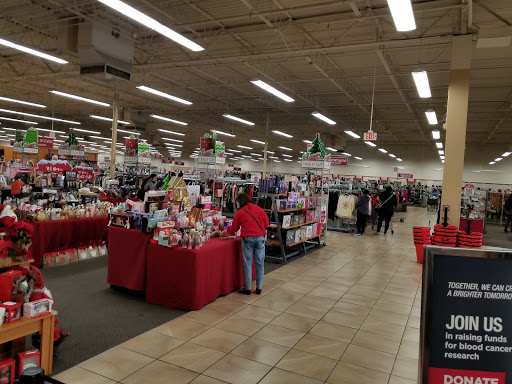 Clothing Store «Burlington Coat Factory», reviews and photos, 6900 Chestnut St, Gilroy, CA 95020, USA