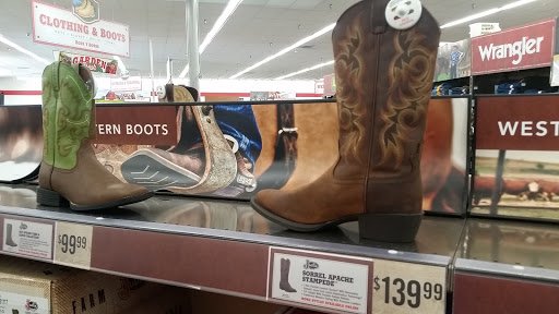 Home Improvement Store «Tractor Supply Co.», reviews and photos, 397 W Los Angeles Ave, Moorpark, CA 93021, USA