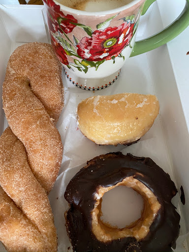 Donut Shop «Daylight Donuts», reviews and photos, 7550 Creedmoor Rd # 101, Raleigh, NC 27613, USA