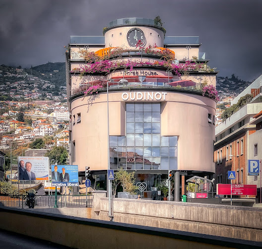 Rua Brigadeiro Oudinot 2, 9060-209 Funchal, Portugal