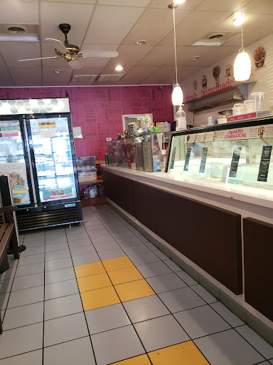 Ice Cream Shop «Marble Slab Creamery», reviews and photos, 780 E Road to Six Flags St #234, Arlington, TX 76011, USA