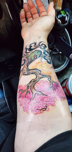 Tattoo Shop «Ink Daddy Tattoo and Body Piercing», reviews and photos, 3535 Commercial St SE, Salem, OR 97302, USA