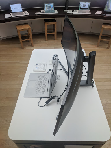 Electronics Store «Microsoft Store - The Westchester», reviews and photos, 125 Westchester Ave, White Plains, NY 10601, USA