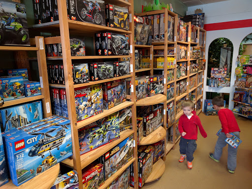 Toy Store «Darien Toy Box», reviews and photos, 1064 Boston Post Rd, Darien, CT 06820, USA