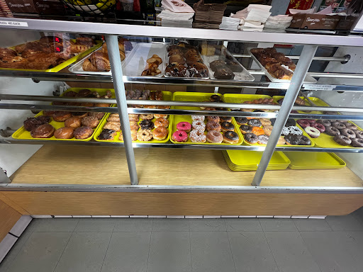 Donut Shop «Circle Donuts», reviews and photos, 2201 N Lakewood Blvd, Long Beach, CA 90815, USA