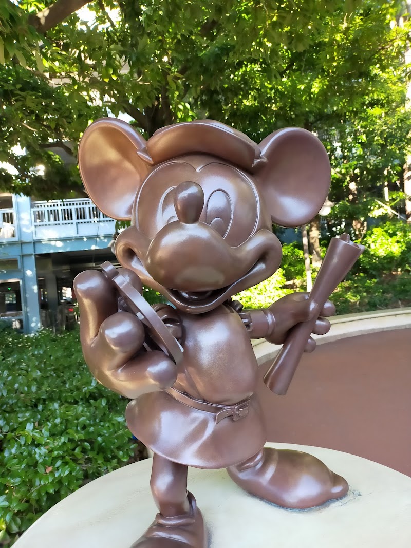 ミッキーマウス・ブロンズ像