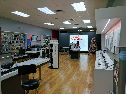 Cell Phone Store «Verizon Wireless and FiOS Retailer- Im Wireless - Andover», reviews and photos, 77 Main St, Andover, MA 01810, USA
