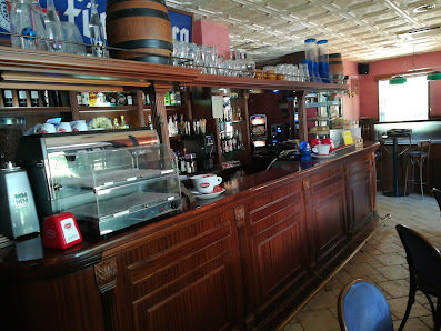 Bar trattoria Cafe' De Paris Via S. Lucia, 195, 66037 Sant'Eusanio del Sangro CH, Italia