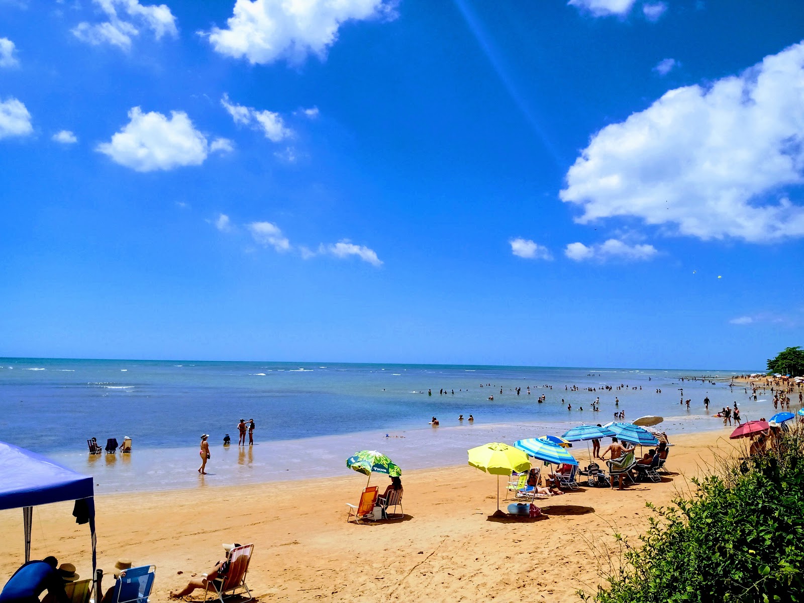 Fotografija Plaža Mar Azul z svetel pesek površino