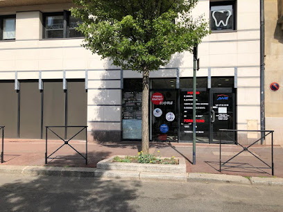 photo de l'auto école AUTO MOTO ÉCOLE CLICHY-GAMBETTA (AME CLICHY)