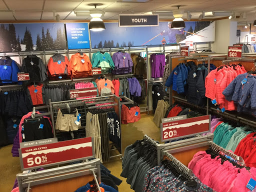 Sportswear Store «Columbia Sportswear Outlet», reviews and photos, 3 Monroe Pkwy, Lake Oswego, OR 97035, USA