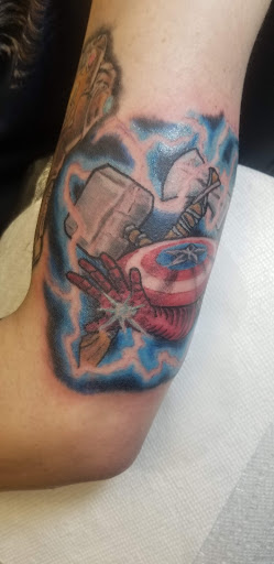 Tattoo Shop «Lost Soul Tattoo & Piercing», reviews and photos, 2609 Wilmington Pike, Dayton, OH 45419, USA