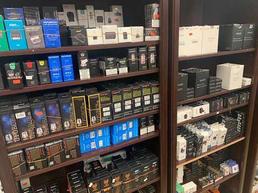 Tobacco Shop «Smoke Tokz Head Shop KC», reviews and photos, 1263 W 103rd St, Kansas City, MO 64114, USA