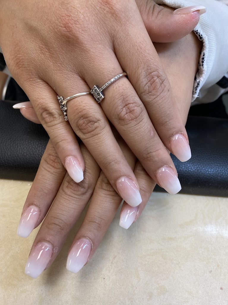 Lily Nails & Spa 19609