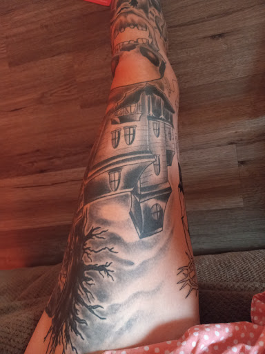 Tattoo Shop «Skin Tight Tattoo», reviews and photos, 1162 Old State Rte 74, Batavia, OH 45103, USA