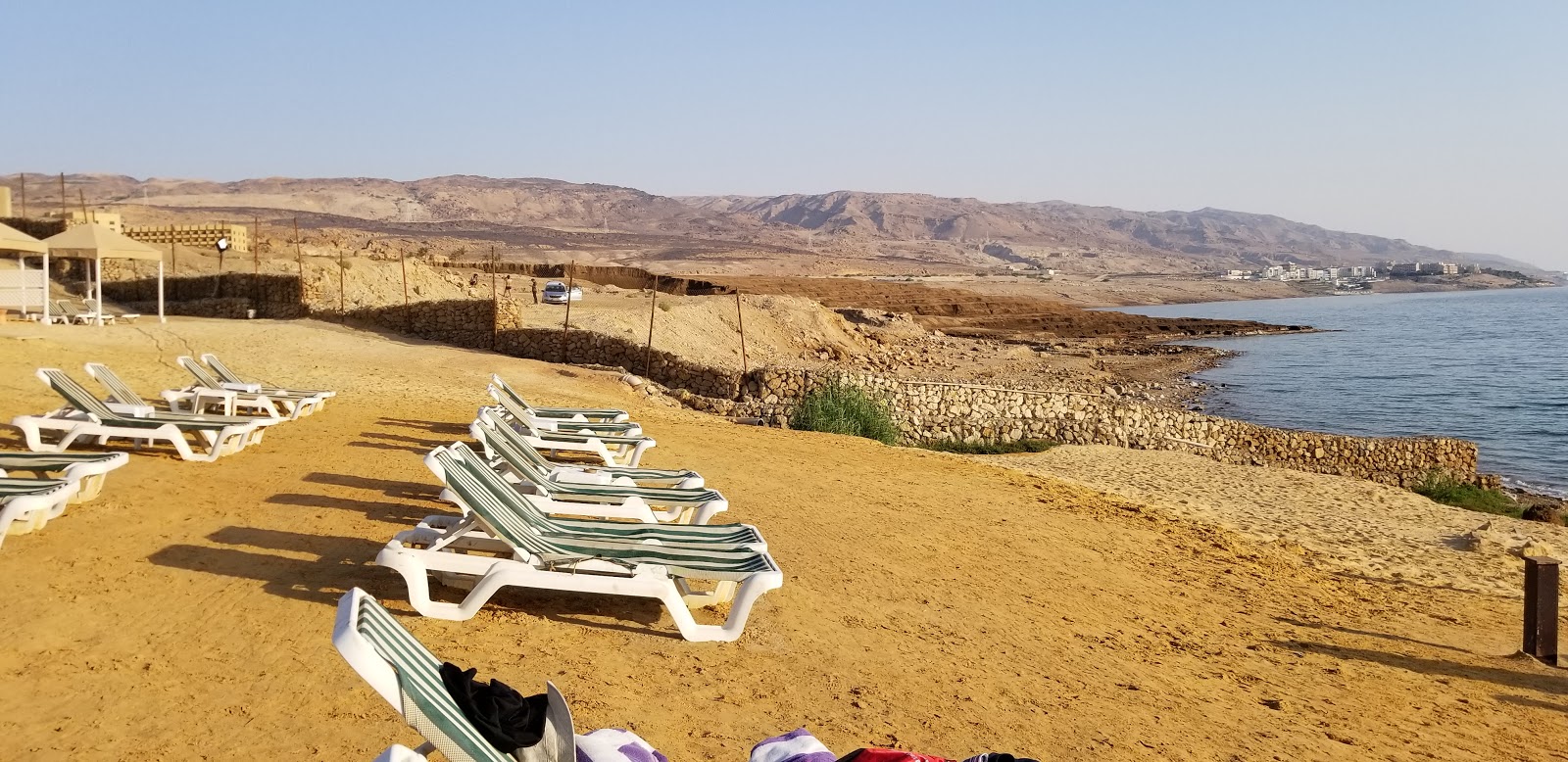 Valokuva Holiday Inn Dead Sea Beachista. ja asutus