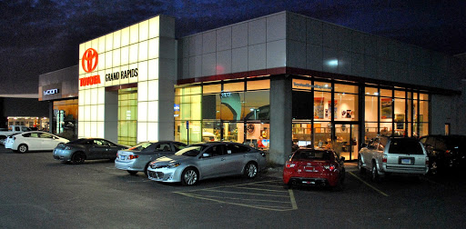 Toyota Dealer «Toyota of Grand Rapids», reviews and photos, 2555 28th St SE, Grand Rapids, MI 49512, USA