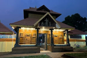 Thaliyil Shiva Temple image