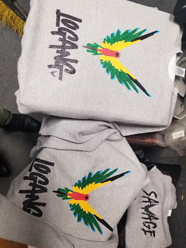 Airbrushing Service «Midwest Ink Airbrushing & Custom T-shirt Screen Print Shop», reviews and photos, 4733 S Ashland Ave, Chicago, IL 60609, USA