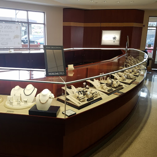 Jewelry Store «R.F. Moeller Jeweler», reviews and photos, 2065 Ford Pkwy, St Paul, MN 55116, USA