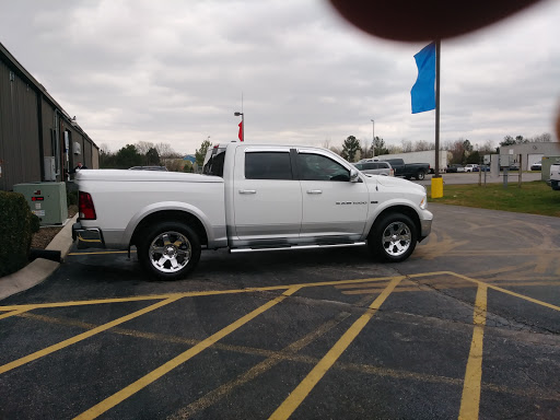 Car Dealer «Stan McNabb Chrysler Dodge Jeep RAM Fiat», reviews and photos, 1200 E Carroll St, Tullahoma, TN 37388, USA