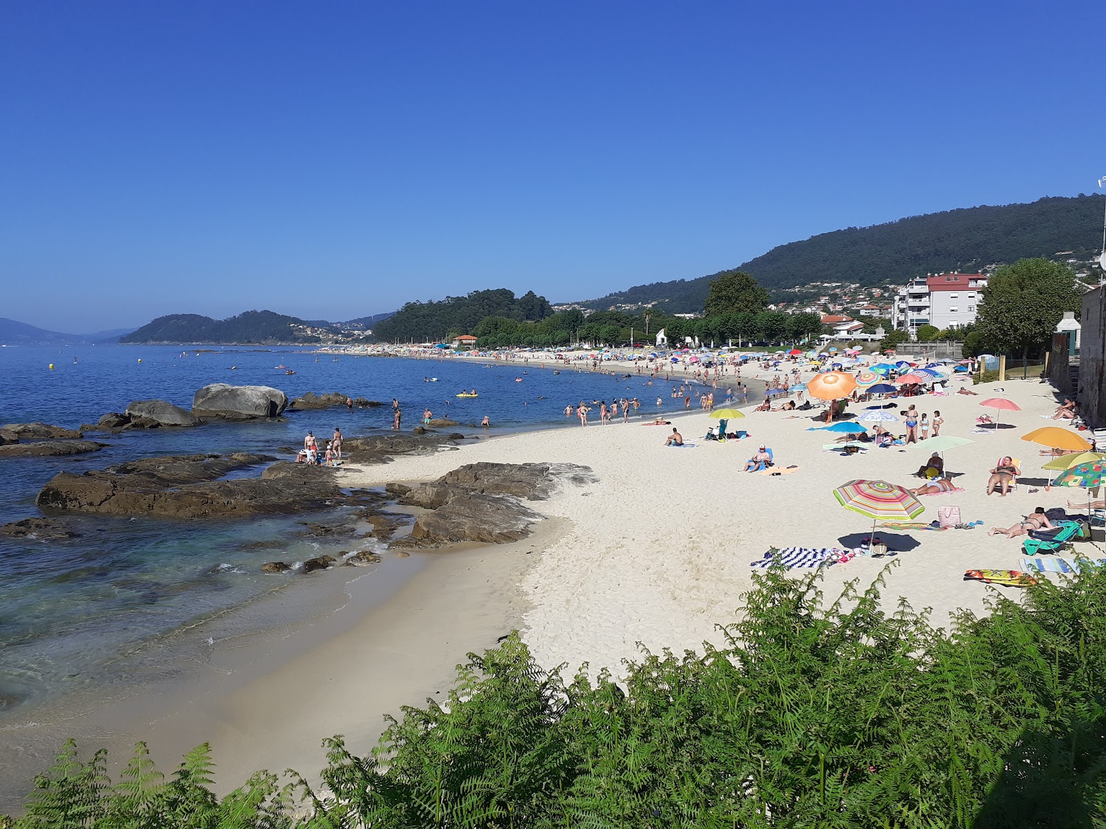 Foto di Praia Agrelo Portomaior con spiaggia spaziosa