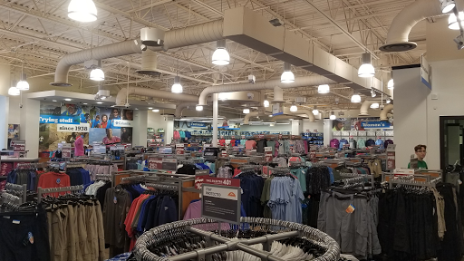 Sportswear Store «Columbia Sportswear Outlet Store», reviews and photos, 2950 I-20 Frontage Rd #1000, Grand Prairie, TX 75052, USA