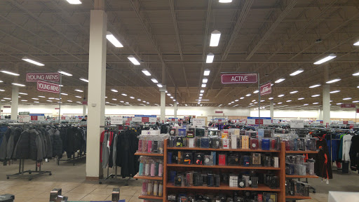 Clothing Store «Burlington Coat Factory», reviews and photos, 510 Howe Ave, Cuyahoga Falls, OH 44221, USA