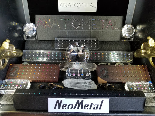 Tattoo Shop «Hopeless Ink Tattoo & Piercing», reviews and photos, 2308 Main St, Vancouver, WA 98660, USA