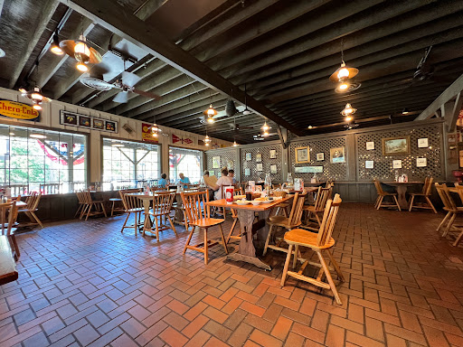 American Restaurant «Cracker Barrel Old Country Store», reviews and photos, 2920 Hospitality St, Tallahassee, FL 32303, USA