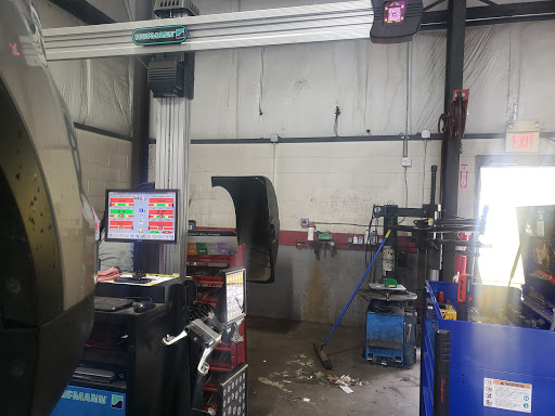 Auto Repair Shop «Fleet Doc Auto Repair & Maintenance», reviews and photos, 1031 Contract St, Lexington, KY 40505, USA