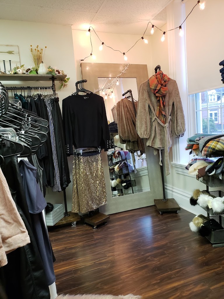 Roxberry Boutique & Salon 15601