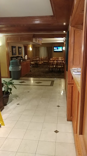 Hotel «Clarion Inn And Summit Center», reviews and photos, 852 N Gloster St, Tupelo, MS 38804, USA