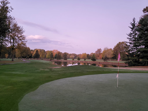 Golf Club «Hilliard Lakes Golf Club», reviews and photos, 31665 Hilliard Blvd, Westlake, OH 44145, USA