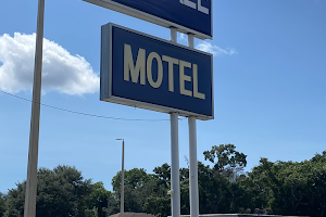 Sundaze Motel image