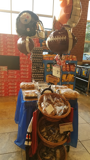 Supermarket «Giant Eagle Supermarket», reviews and photos, 2775 W Market St, Fairlawn, OH 44333, USA