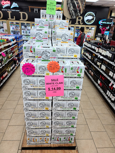 Liquor Store «Arcadia Foremost Liquors», reviews and photos, 3301 W North Ave, Chicago, IL 60647, USA