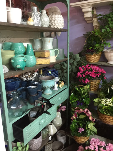 Florist «C J Lilly & Company», reviews and photos, 128 W Mulberry St, Collierville, TN 38017, USA