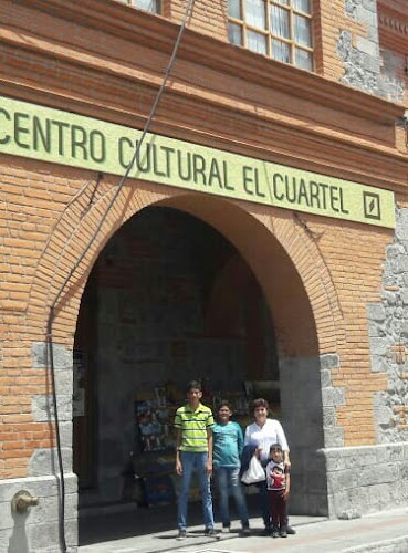 Comentarios y opiniones de centro cultural el cuartel de ibarra