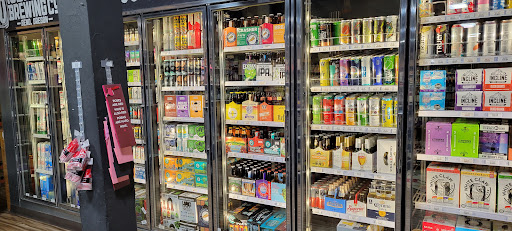 Liquor Store «Tenth Avenue Liquor Store», reviews and photos, 925 SW 10th Ave, Portland, OR 97205, USA