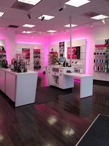 Cell Phone Store «T-Mobile», reviews and photos, 1001 N Arney Rd #418, Woodburn, OR 97071, USA