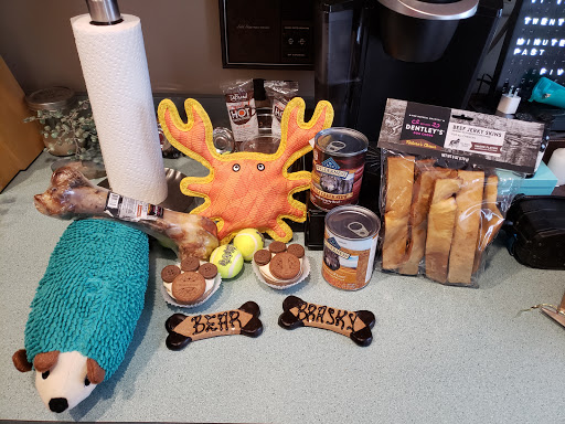 Pet Supply Store «Three Dog Bakery Inc», reviews and photos, 3929 Chenoweth Square, Louisville, KY 40207, USA