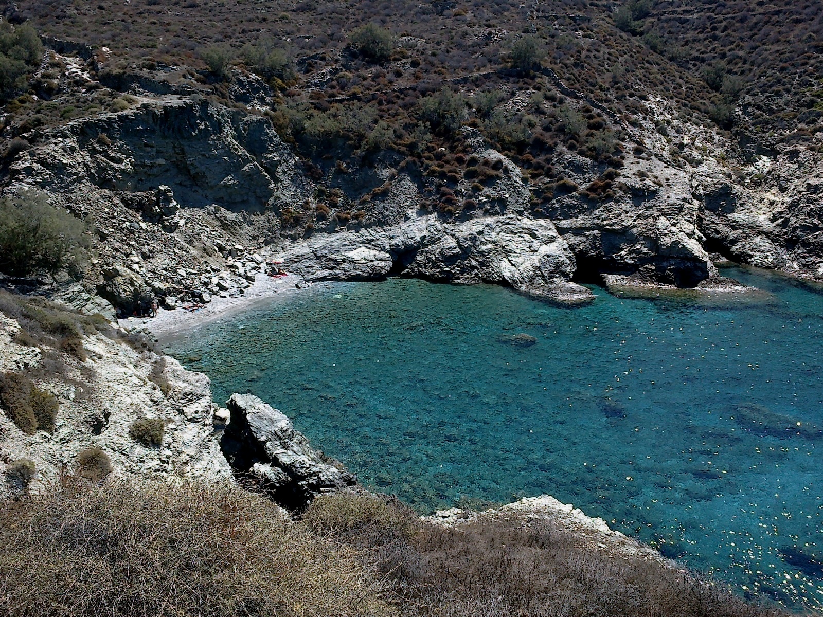 Foto van Ambeli beach met turquoise puur water oppervlakte