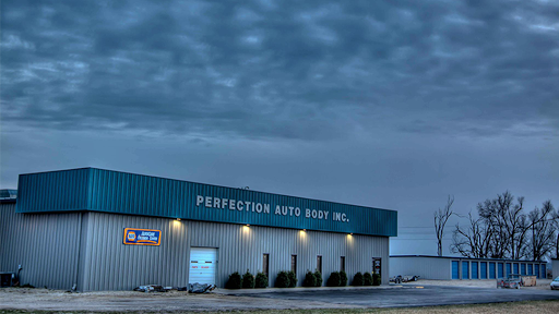 Perfection Auto Body Inc en Clay Center