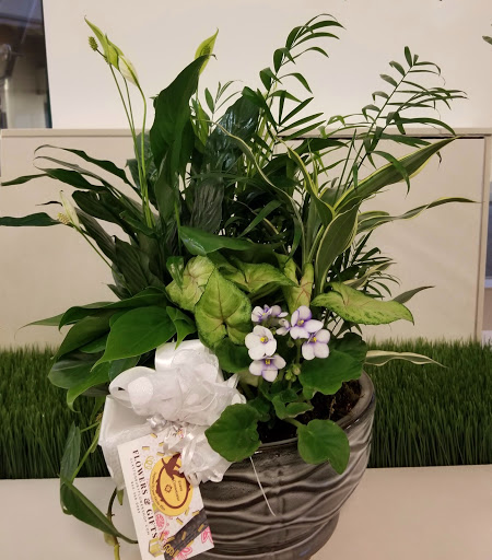 Florist «Event Connoisseur Flowers & Gifts», reviews and photos, 39 New London Turnpike #116, Glastonbury, CT 06033, USA